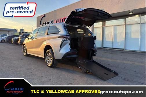 2024 Toyota Sienna LE