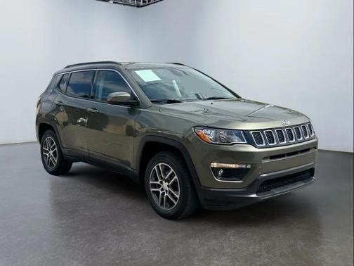 Olive Green Pearlcoat 2017 Jeep New Compass Latitude