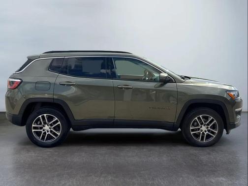 Olive Green Pearlcoat 2017 Jeep New Compass Latitude