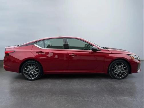 2024 Nissan Altima SR VC-Turbo FWD