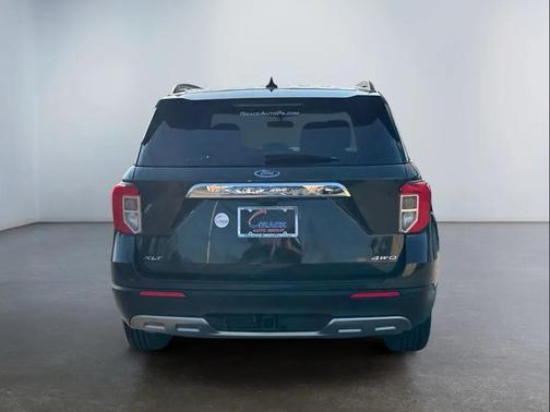 Carbonized Gray Metallic 2023 Ford Explorer XLT