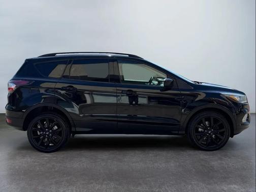 Shadow Black 2017 Ford Escape SE