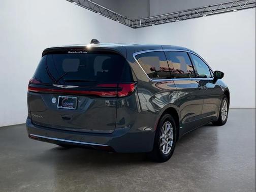 Ceramic Gray Clearcoat 2025 Chrysler Pacifica L