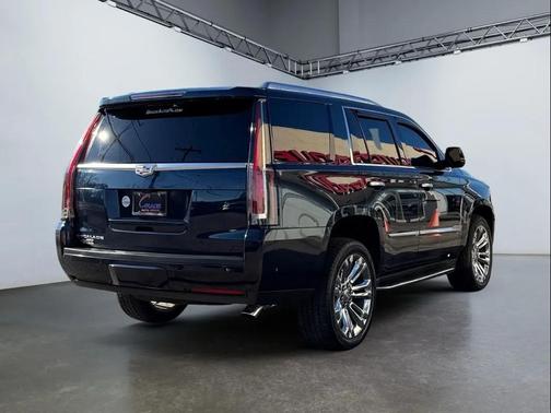 2020 Cadillac Escalade Luxury