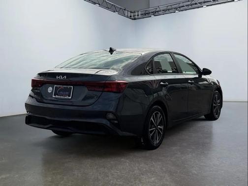 Gray 2024 Kia Forte LXS