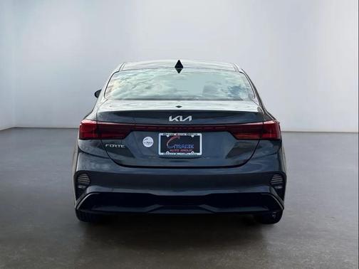 Gray 2024 Kia Forte LXS