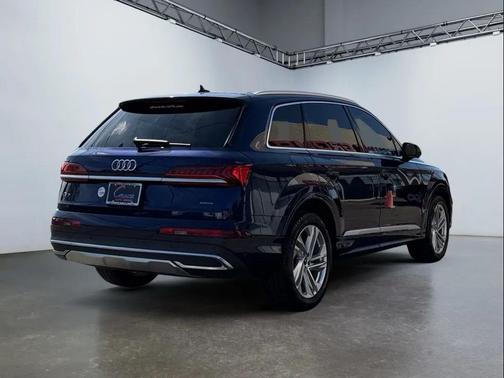 2022 Audi Q7 55 Premium Plus