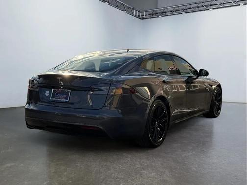 2022 Tesla Model S Dual Motor All-Wheel Drive