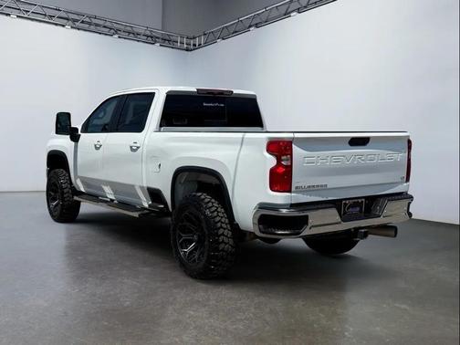 Summit White 2024 Chevrolet Silverado 2500 LT