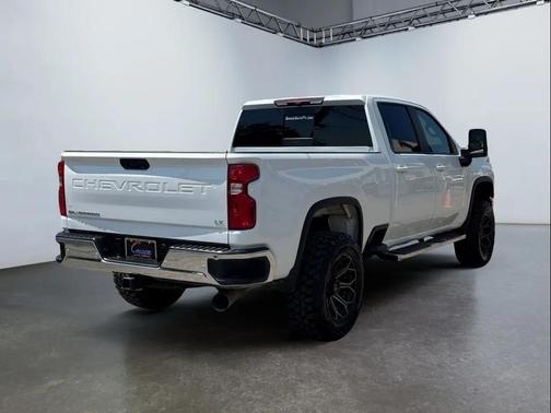 Summit White 2024 Chevrolet Silverado 2500 LT