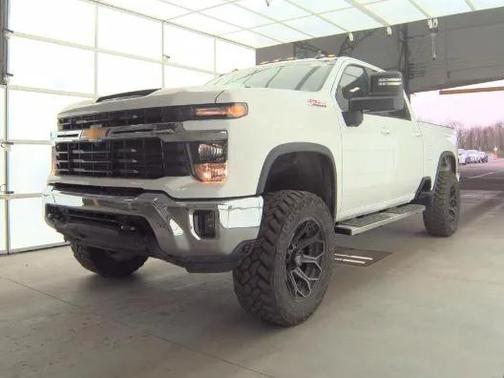 Summit White 2024 Chevrolet Silverado 2500 LT