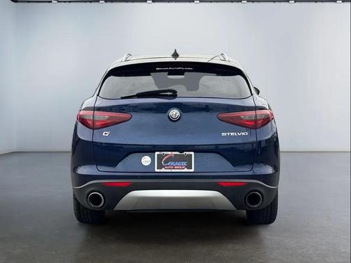 2021 Alfa Romeo Stelvio Base