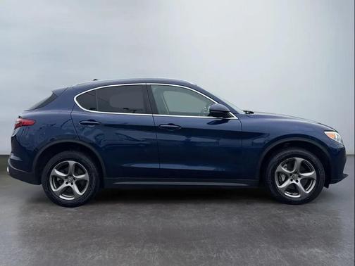 2021 Alfa Romeo Stelvio Base