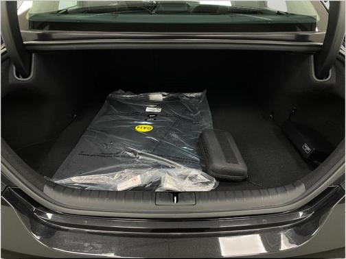 Vik Black 2026 Genesis G70 2.5T Prestige