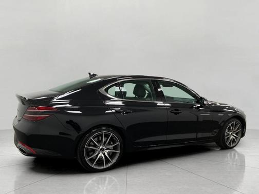 Vik Black 2026 Genesis G70 2.5T Prestige
