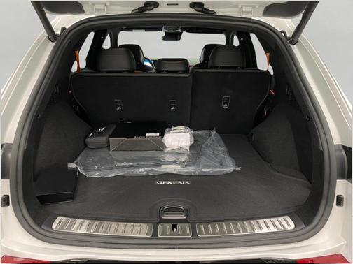 Uyuni White 2026 Genesis GV70 2.5T Sport Prestige