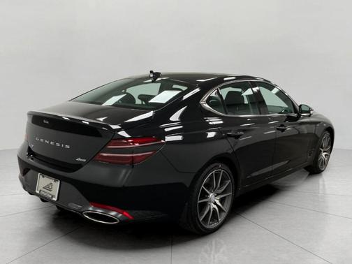 Vik Black 2026 Genesis G70 2.5T Prestige