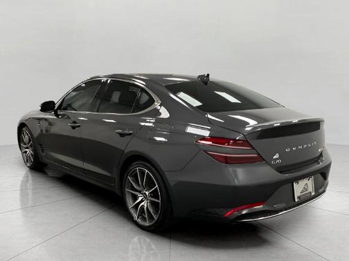 2022 Genesis G70 2.0T
