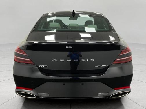 Vik Black 2026 Genesis G70 3.3T Sport Prestige