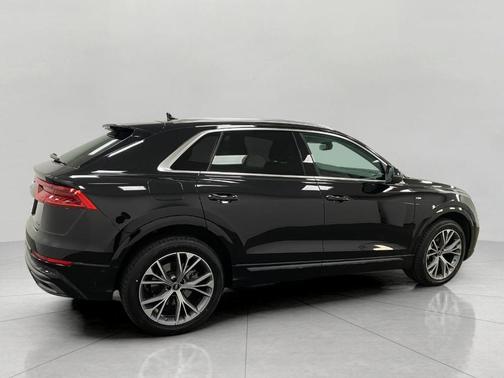 2023 Audi Q8 55 Premium Plus