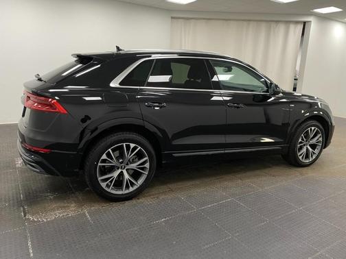 2023 Audi Q8 55 Premium Plus