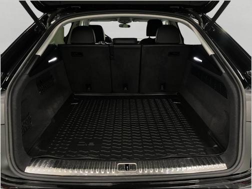 2023 Audi Q8 55 Premium Plus