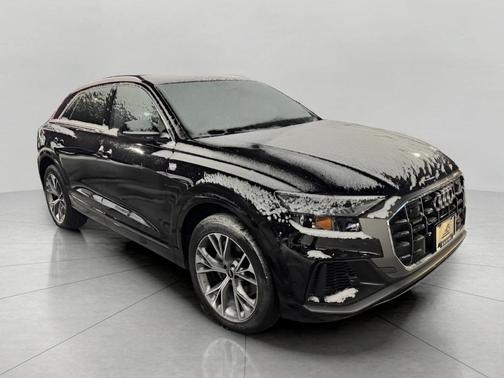 2023 Audi Q8 55 Premium Plus