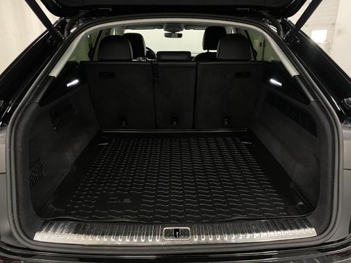 2023 Audi Q8 55 Premium Plus