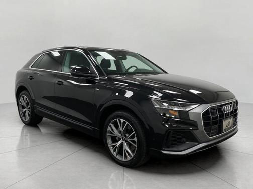 2023 Audi Q8 55 Premium Plus