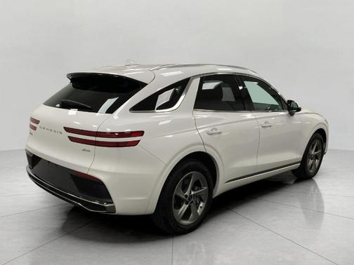 Uyuni White 2026 Genesis GV70 2.5T