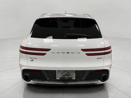 Uyuni White 2023 Genesis GV70 2.5T