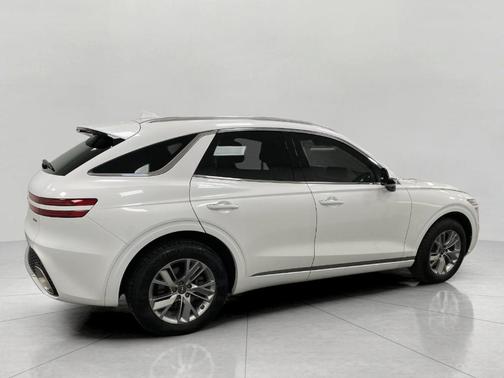 Uyuni White 2023 Genesis GV70 2.5T