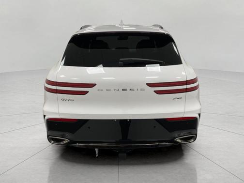 Uyuni White 2026 Genesis GV70 2.5T Sport Prestige
