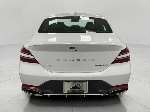 Uyuni White 2026 Genesis G70 3.3T Sport Prestige