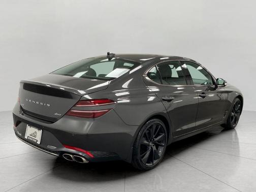 Makalu Gray 2023 Genesis G70 2.0T