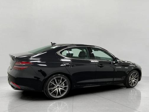 Vik Black 2026 Genesis G70 2.5T Prestige