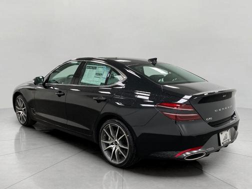 Vik Black 2026 Genesis G70 2.5T Prestige