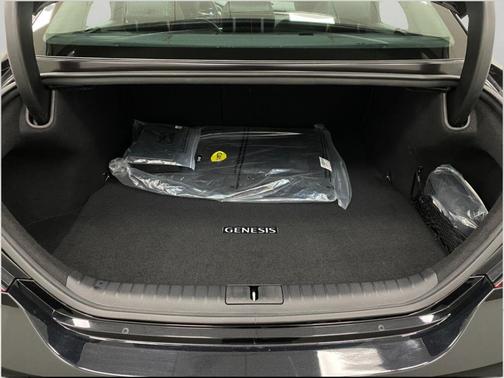 Vik Black 2026 Genesis G70 2.5T Prestige