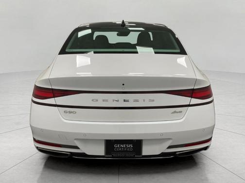 Uyuni White 2025 Genesis G90 3.5T e-SC
