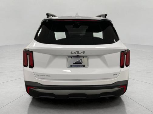 Glacial White Pearl 2024 Kia Sorento