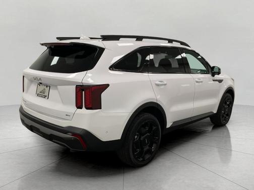 Glacial White Pearl 2024 Kia Sorento
