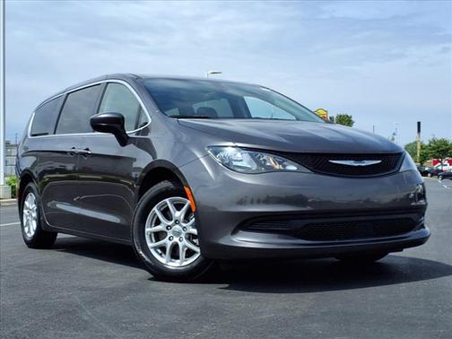 2022 Chrysler Voyager LX