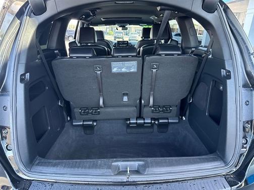 Crystal Black Pearl 2023 Honda Odyssey Sport
