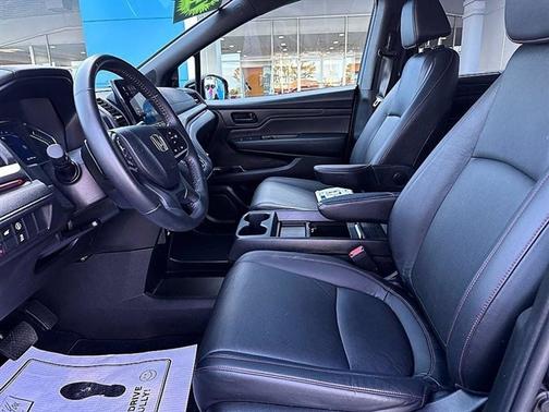Crystal Black Pearl 2023 Honda Odyssey Sport
