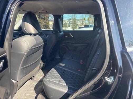 2022 Mitsubishi Outlander SEL