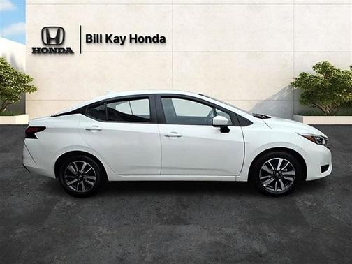 Aspen White 2025 Nissan Versa 1.6 SV