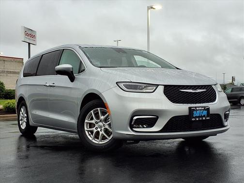 2023 Chrysler Pacifica Touring-L