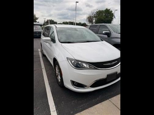 Bright White Clearcoat 2018 Chrysler Pacifica Touring Plus