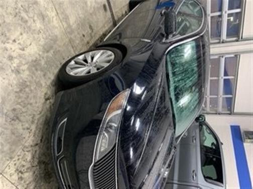 2016 Lincoln MKS Base