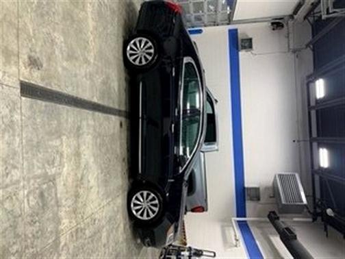 2016 Lincoln MKS Base